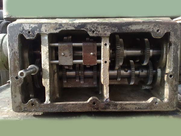 Коробка подач токарно-гвинторізного верстата EMU-200 Коробка подач токарно-гвинторізного верстата EMU-200